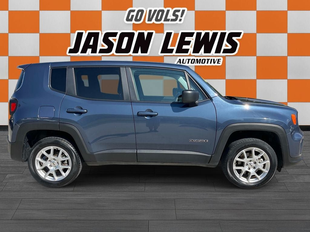 Used 2023 Jeep Renegade Latitude AWD/4WD image 2
