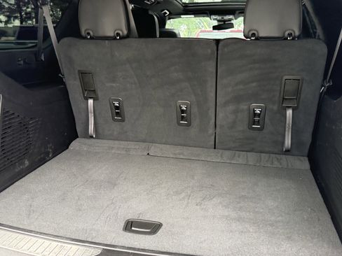 Used 2023 Chevrolet Suburban RST RWD image 32