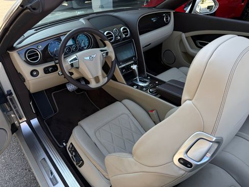 Used 2015 Bentley Continental GT image 23