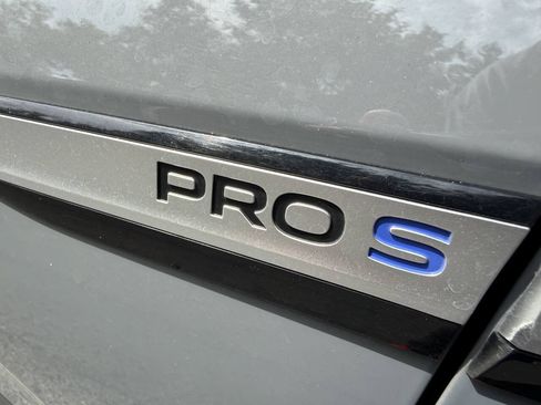 Used 2023 Volkswagen ID.4 Pro S Plus RWD image 8