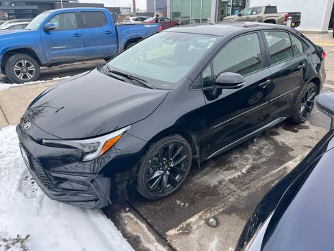 Used 2023 Toyota Corolla SE image 2