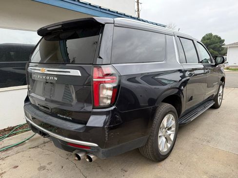 Used 2023 Chevrolet Suburban Premier image 2