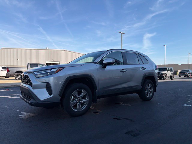 Used 2025 Toyota RAV4 XLE w/ Convenience Package AWD/4WD image 3