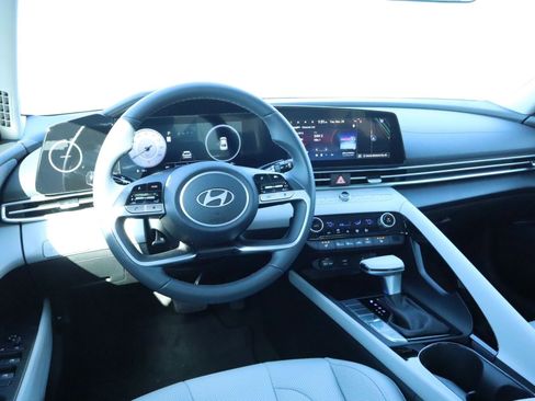 New 2026 Hyundai Elantra Limited FWD image 9