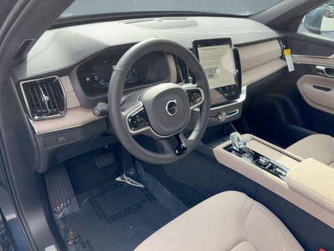 New 2026 Volvo XC90 B5 Core w/ Protection Package image 4