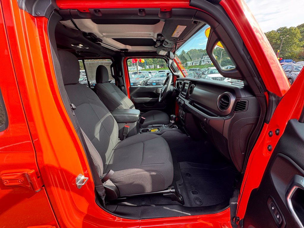 Used 2023 Jeep Wrangler Unlimited w/ Convenience Group AWD/4WD image 27