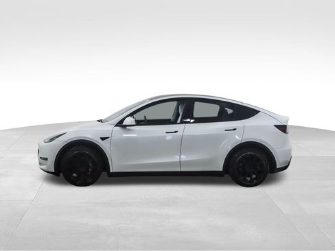 Used 2021 Tesla Model Y Long Range image 2
