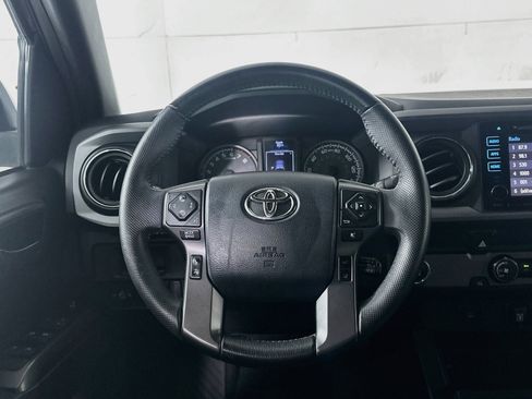 Used 2019 Toyota Tacoma TRD Off-Road RWD image 17
