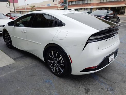 Used 2025 Toyota Prius Plug-In Hybrid FWD image 3