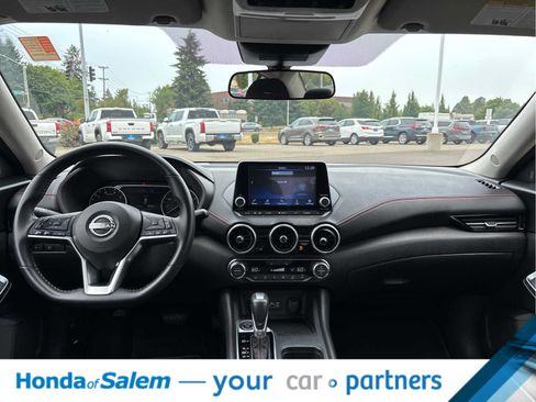 Used 2025 Nissan Sentra SR FWD image 10