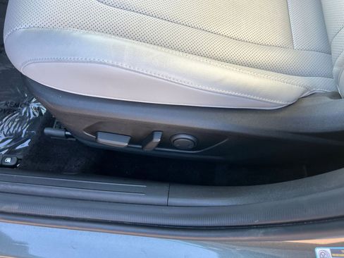 Used 2025 Hyundai Elantra Limited image 23