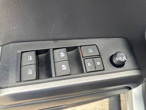 Used 2023 Toyota Tacoma TRD Off-Road AWD/4WD image 16
