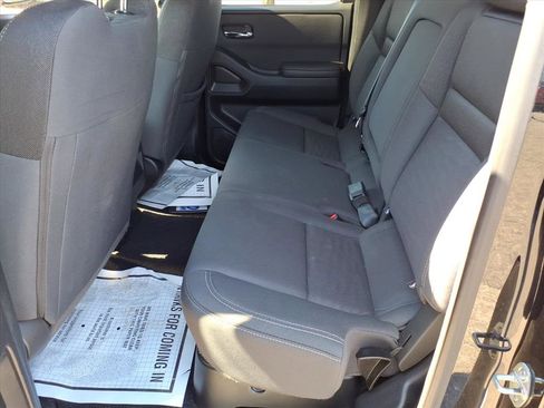 Used 2023 Nissan Frontier SV image 7