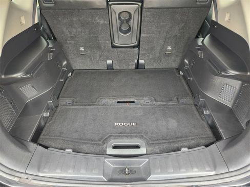 Used 2017 Nissan Rogue SL w/ SL Premium Package image 31