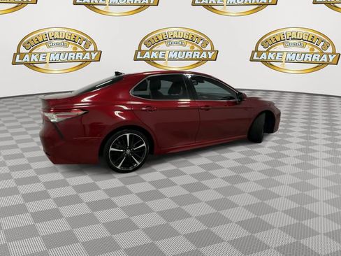 Used 2018 Toyota Camry XSE FWD image 3