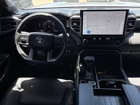 Used 2025 Toyota Tundra Limited AWD/4WD image 14