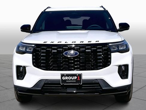New 2026 Ford Explorer ST-Line image 3
