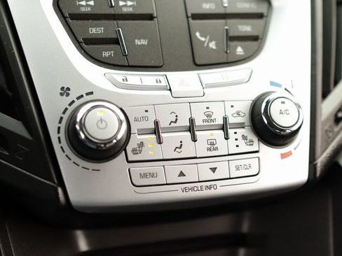 Used 2015 Chevrolet Equinox LT w/ Chrome Appearance Package image 16