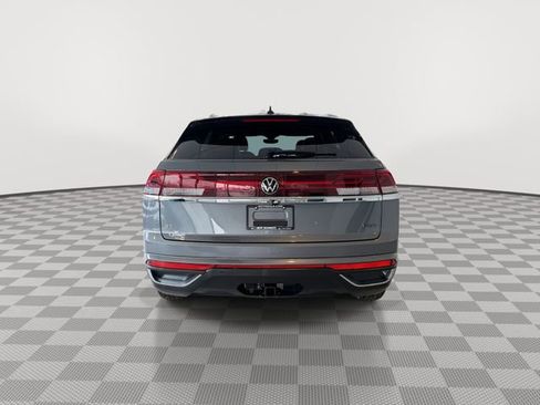 Used 2025 Volkswagen Atlas Cross Sport SE image 9