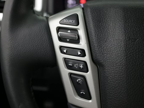 Used 2016 Nissan Titan SL RWD image 24