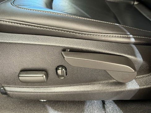 Used 2021 Chevrolet Colorado Z71 w/ Safety Package image 26