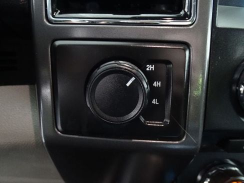 Used 2018 Ford F150 XLT w/ Equipment Group 302A Luxury AWD/4WD image 10