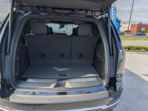 New 2026 Chevrolet Tahoe High Country AWD/4WD image 9
