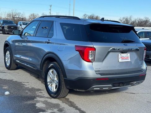 Used 2022 Ford Explorer XLT w/ Equipment Group 202A image 6