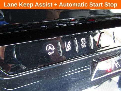 Used 2025 Jeep Wagoneer L Series II w/ 8-pass Seating Package AWD/4WD image 19
