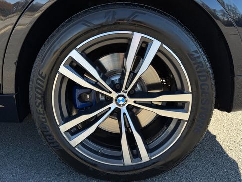 Used 2022 BMW X7 M50i image 18