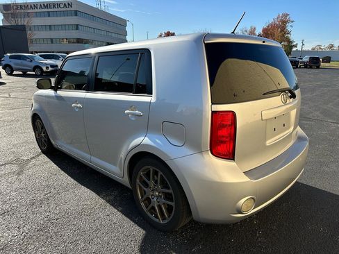 Used 2010 Scion xB FWD image 3