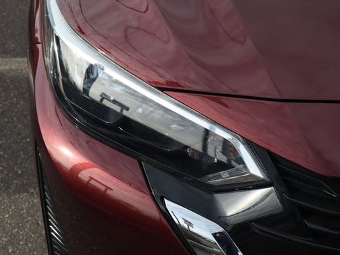 Certified 2025 Nissan Sentra SV FWD image 10