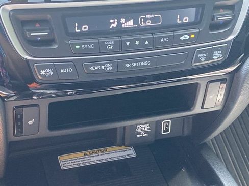 Used 2021 Honda Ridgeline Black Edition image 12