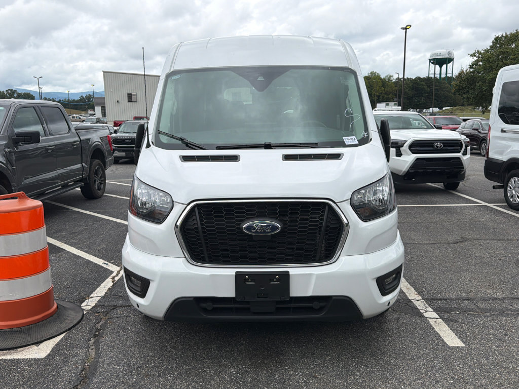 Used 2025 Ford Transit 350 XLT RWD image 2