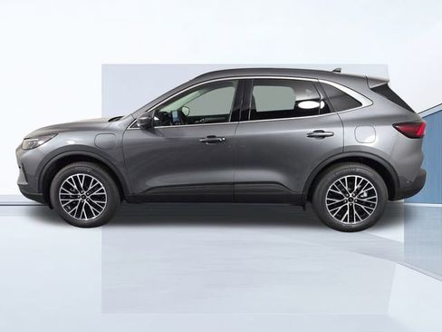 Used 2024 Ford Escape SE w/ PHEV Premium Package image 4