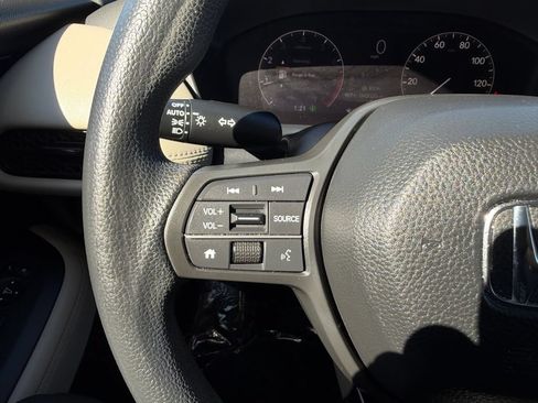Used 2024 Honda HR-V LX image 21