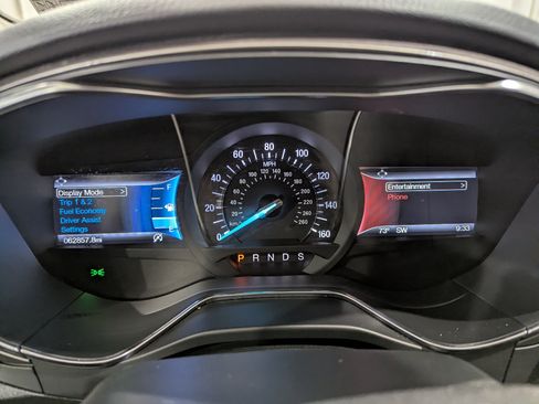 Used 2017 Ford Fusion SE w/ Fusion SE Technology Package FWD image 17
