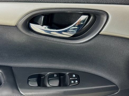 Used 2018 Nissan Sentra S w/ S Midnight Style Package FWD image 21
