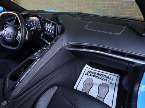 Used 2021 Chevrolet Corvette Stingray Coupe w/ 1LT RWD image 23