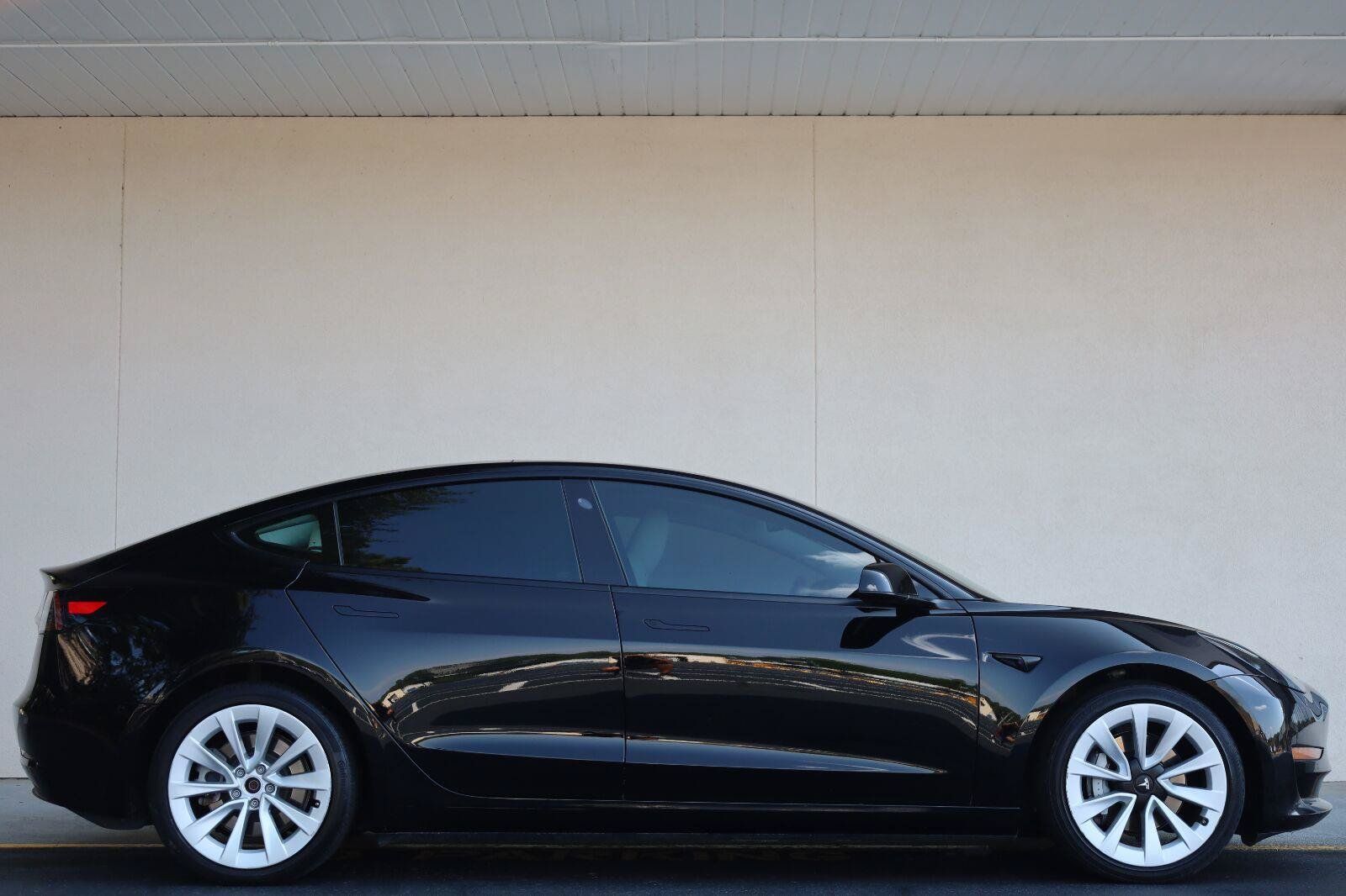 Used 2022 Tesla Model 3 Long Range AWD/4WD image 2