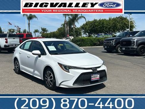 Used 2022 Toyota Corolla LE FWD image 1