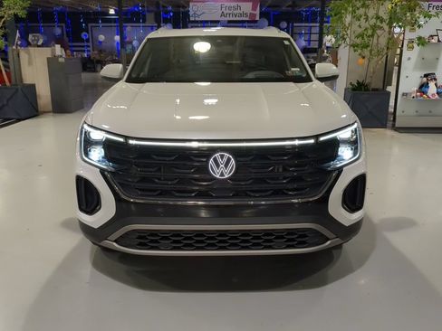 Used 2024 Volkswagen Atlas Cross Sport SEL AWD/4WD image 3