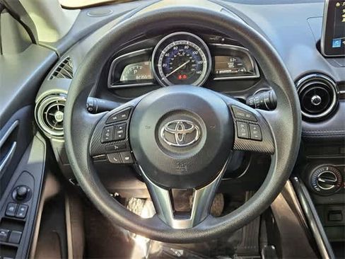 Used 2017 Toyota Yaris iA image 21