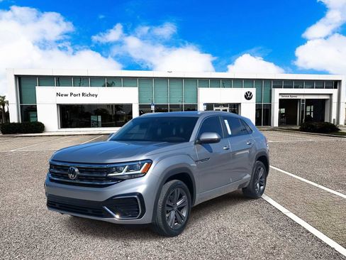 Certified 2022 Volkswagen Atlas Cross Sport SEL R-Line image 4