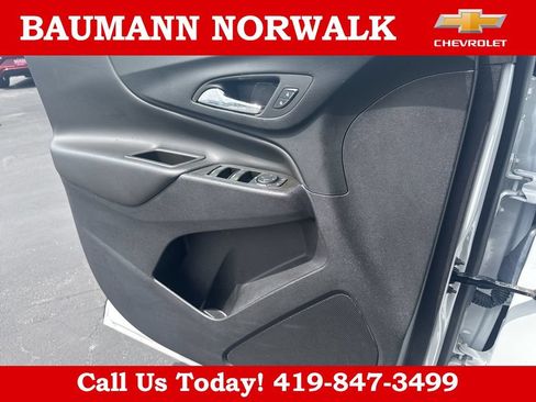 Used 2023 Chevrolet Equinox LT FWD image 16