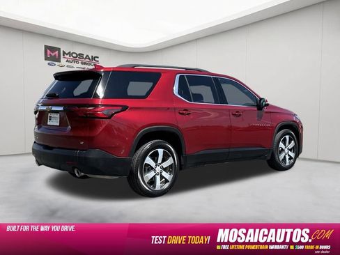 Used 2023 Chevrolet Traverse LT w/ LT Premium Package AWD/4WD image 7