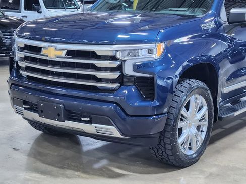 Used 2023 Chevrolet Silverado 1500 High Country w/ High Country Premium Package AWD/4WD image 15