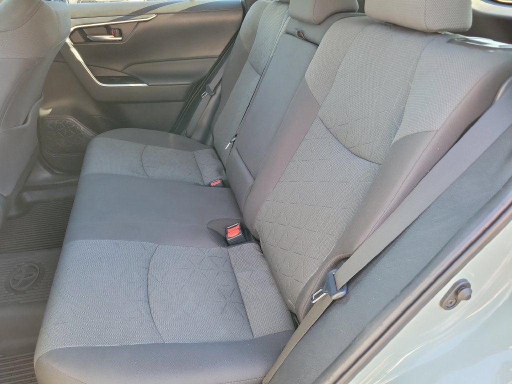 Used 2022 Toyota RAV4 XLE w/ Convenience Package AWD/4WD image 17
