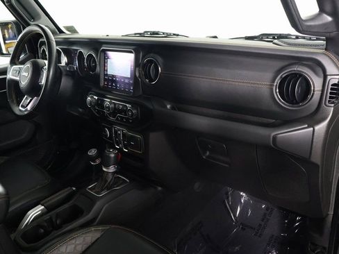 Used 2022 Jeep Gladiator Overland image 9
