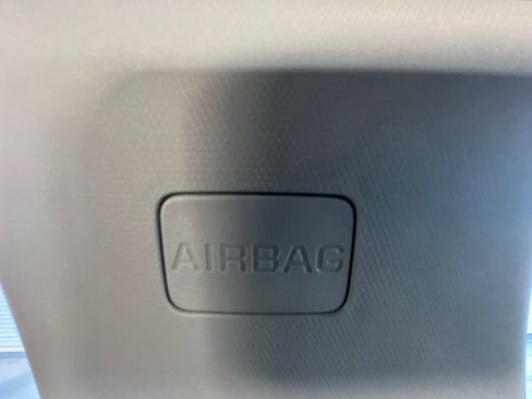 Used 2019 Chevrolet Equinox LT FWD image 36